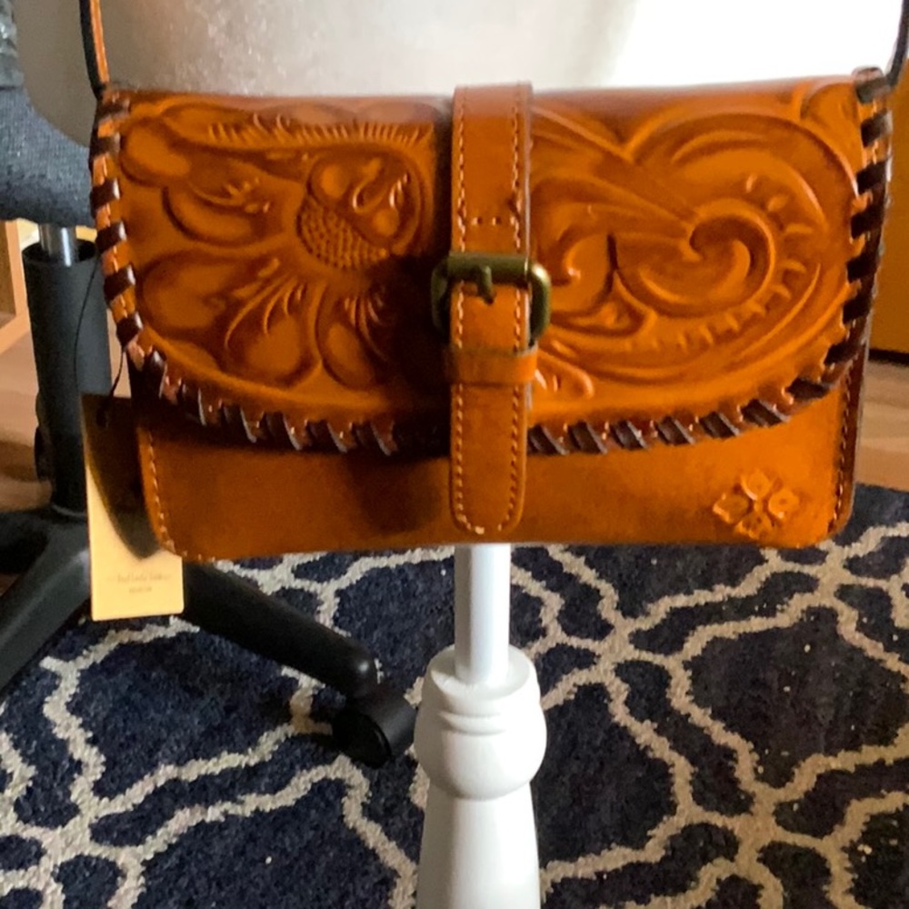 NWT Patricia Nash small crossbody handbag.